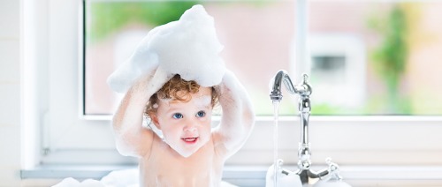 الاستحمام خطير على الطفل