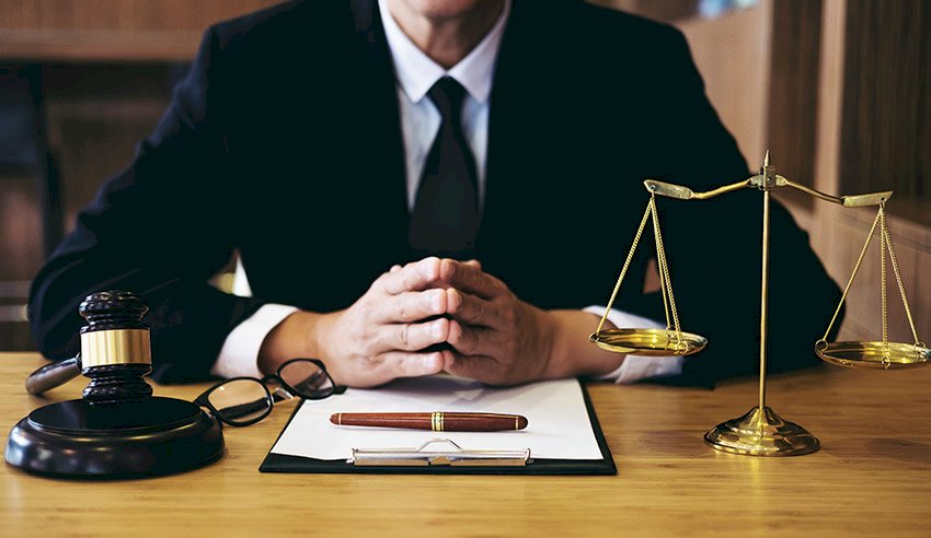 الخدمات التي يقدمها المحامي في الكويت استشارة قانونية